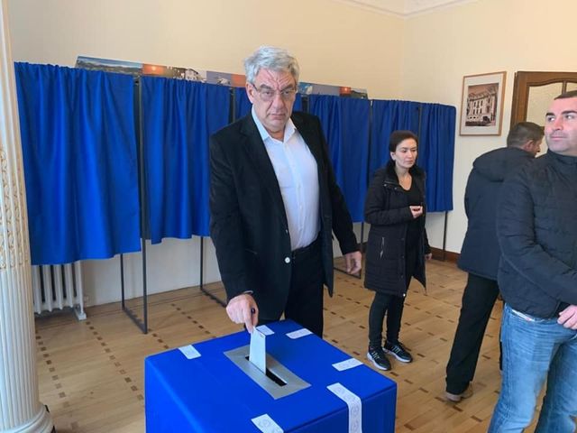 Mihai Tudose, aluzie sarcastică la adresa lui Dăncilă: Am votat și pentru redarea prestigiului formulelor matematice