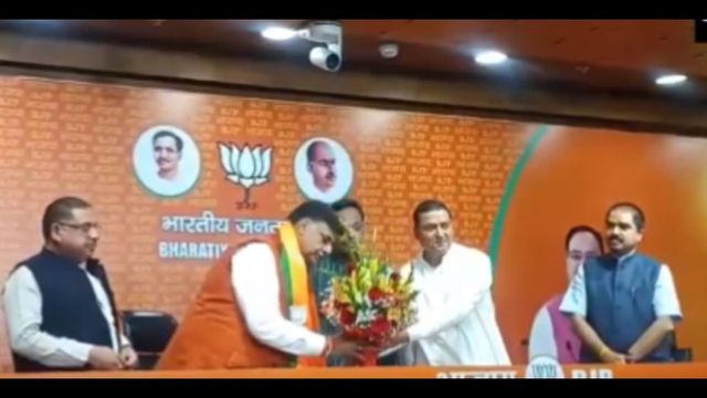 Congress national secretary Ajay Kapoor quits party, joins BJP
