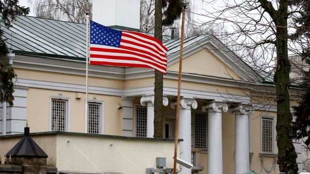 Ambasada SUA din Minsk solicită cetățenilor americani să plece imediat din Belarus
