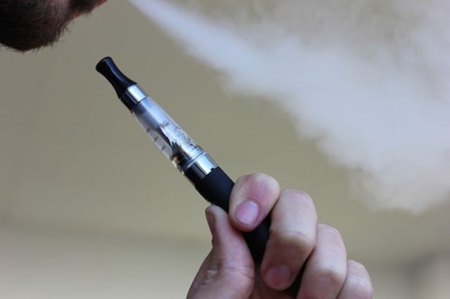 Primul oraș care interzice total vânzarea țigărilor electronice