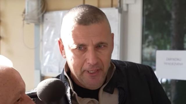 Ruszin-Szendi Romulusz üvöltözni kezdett az újságírókkal