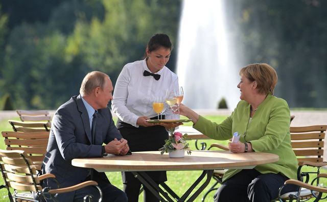 Merkel, îngrijorată de susținerea Moscovei pentru partidele populiste europene