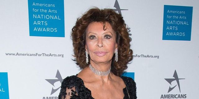 Paura per Sophia Loren: cade in casa, quali sono le sue condizioni