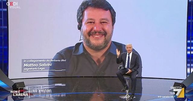 Giletti saluta in diretta la figlia di Salvini: "Ciao da zio"