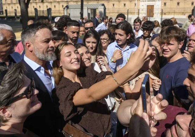 Vox se lanza a desbordar sus nichos en busca de más voto obrero y de las mujeres
