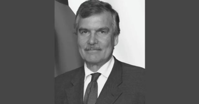 Vedoucí ambasády v Kinshase Karel Komárek zemřel, oznámilo ministerstvo