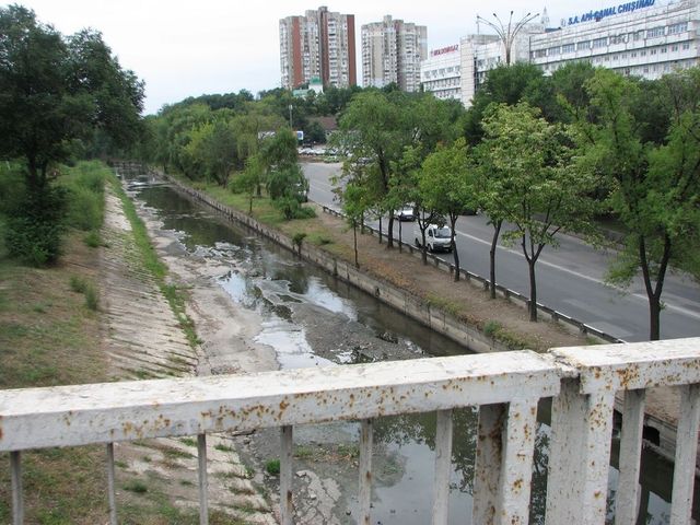 Râul Bâc va fi curățat pre distanța Chișinău - Strășeni, cu 10 mln euro, bani oferiți de România