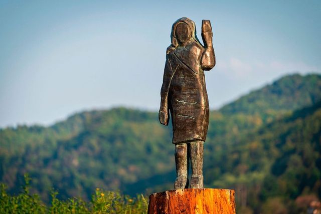 Melania Trump, lăsată fără statuie