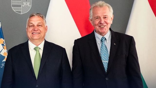 Orbán Viktor közös fotóval köszöntötte Schmitt Pált a 80. születésnapján – fotó