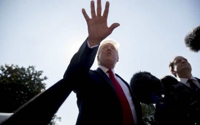 Trump anunta o operatiune masiva de arestare a imigrantilor ilegal, care va incepe in acest weekend