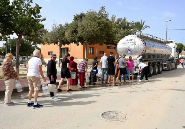 Declaran no potable el agua del grifo de varios municipios de la Región de Murcia tras la dana