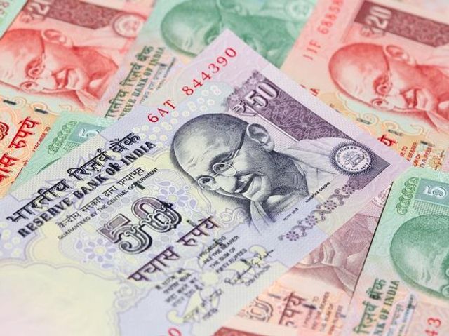 Rupee gains 23 paise at 71.48 against dollar in early trade