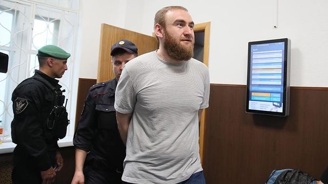 Полиция задержала двух родственников экс-сенатора Арашукова в Ставрополье