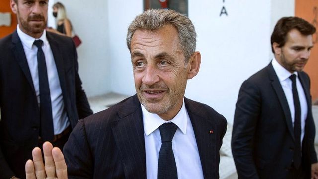 Fostul președinte Nicolas Sarkozy, condamnat la cinci ani de închisoare, afirmă că nu se teme de detenție