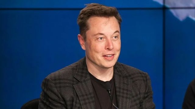 Илон Маск дал совет создателям российских космических ракет и был раскритикован
