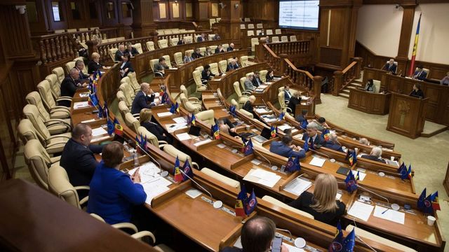 Parlamentul a aprobat Hotărârea privind constituirea Comisiei de anchetă pentru elucidarea înstrăinării patrimoniului sindicatelor
