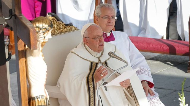Il Papa: via dal Sinodo calcoli politici e scontri ideologici