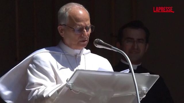 Papa: 'Si fermi subito la barbarie della guerra. No a punizioni collettive e spostamento forzato della popolazione'