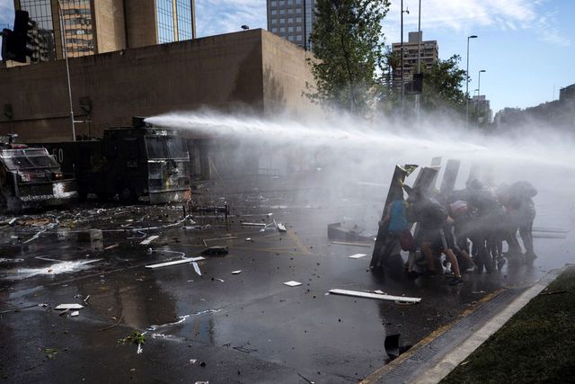 Feloldja a zavargások miatt bevezetett rendkívüli állapotot a chilei elnök