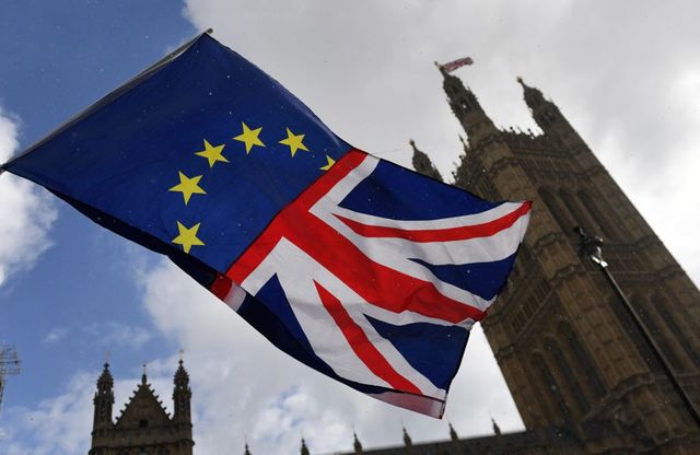Theresa May avertizează că Marea Britanie riscă să rămână în Uniunea Europeană