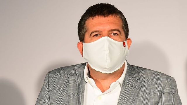 Hamáček má koronavirus, na testy šel po setkání s nakaženým ministrem
