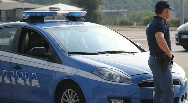 Negoziante ucciso a coltellate in Centro a Busto Arsizio, aggressore in fuga