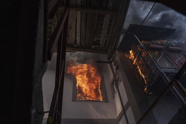 Bombardamenti russi sull'Ucraina, 3 morti e 5 feriti a Kherson