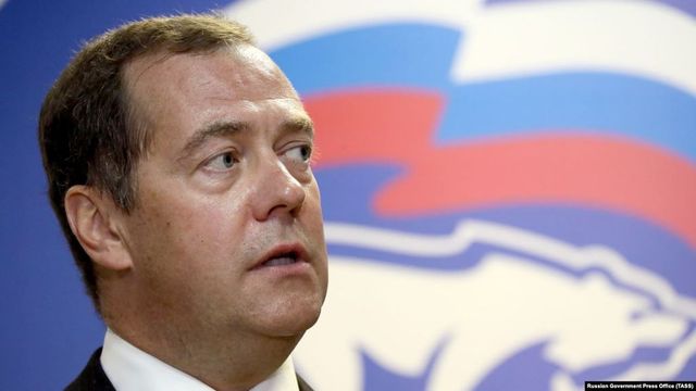 Россияне захотели увидеть новые лица в партии власти