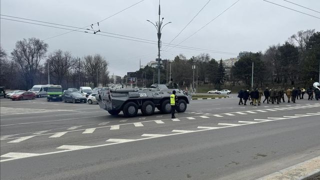 Moldovenii cazuti pe campul de lupta in razboiul din Afganistan au fost comemorati la Chisinau