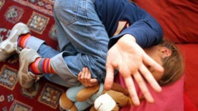 Varese, schiaffi a bimbi in asilo nido: sospesa maestra