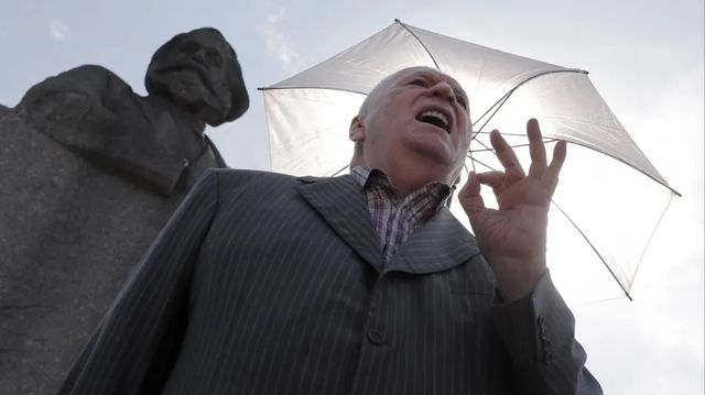 Жириновский зарегистрировался на электронное голосование и рассказал о его плюсах