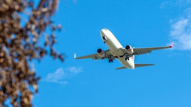 Fire erupts on cargo plane's engine in Chennai: Report