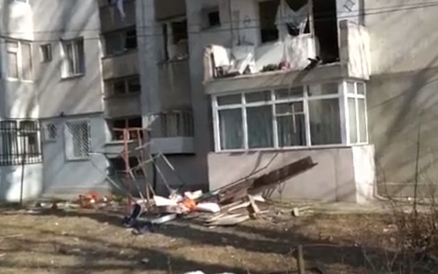 Explozie într-un bloc din Constanța: mai multe apartamente avariate, o femeie rănită