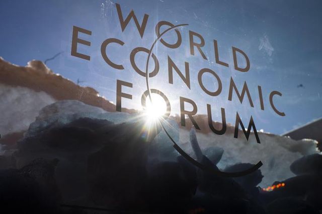 Davos, Tria: rispettiamo deficit, nessuna manovra correttiva