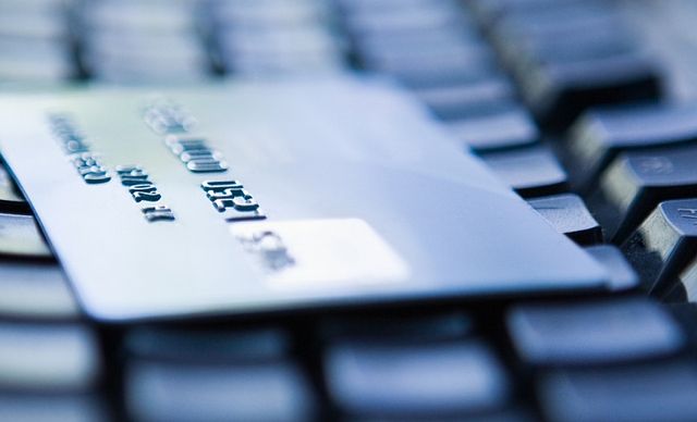 Търговците с електронни магазини трябва да ги декларират до 29 март