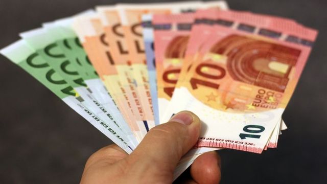 Guvernul Greciei interzice concedierile și le dă 800 de euro pe lună persoanelor care nu pot merge la muncă