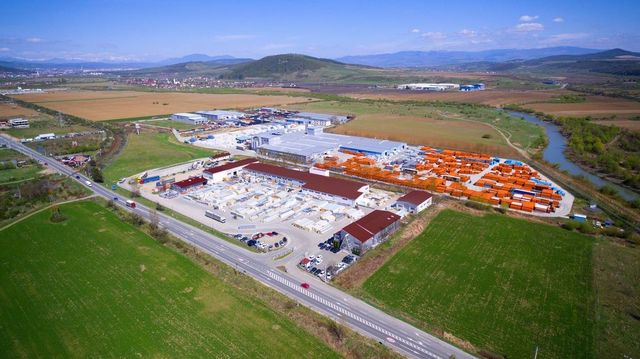 Producătorul de materiale de construcții TeraPlast vinde divizia Steel, estimată la 410 milioane lei, către grupul irlandez Kingspan Group