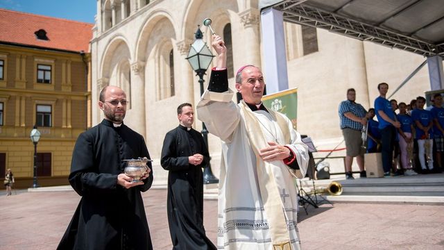 Ferenc pápa új magyar püspököt, érseket nevezett ki
