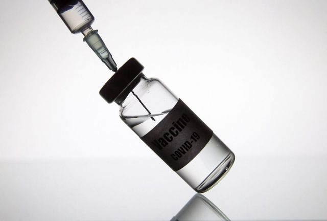 Dezvoltatorii vaccinului Sputnik V pentru Covid-19 al Rusiei propun AstraZeneca să își combine vaccinul cu cel rusesc