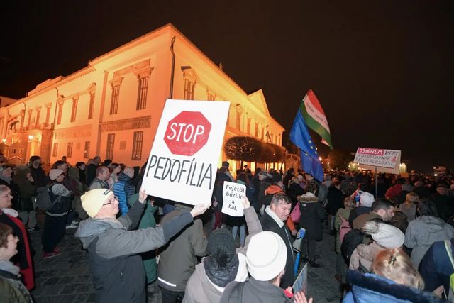 Protest la Budapesta pentru demisia președintei Katalin Novak, care a grațiat un condamnat într-un dosar de pedofilie