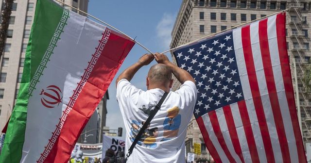 Irán megdöbbent az amerikai légierő megsemmisítő csapásain