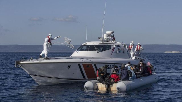 Sale a 16 il bilancio dei migranti annegati nell'Egeo