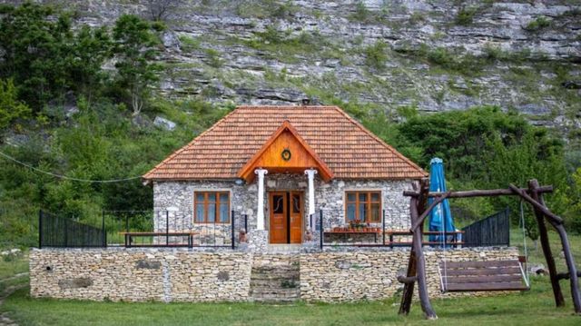Salariații vor putea beneficia de tichete de vacanță pentru servicii turistice în Republica Moldova