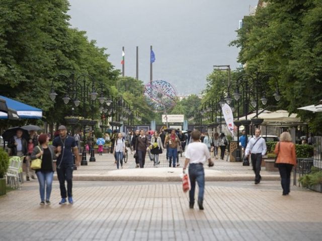 Стандарт енд Пуърс ревизира перспективата на България от положителна на стабилна