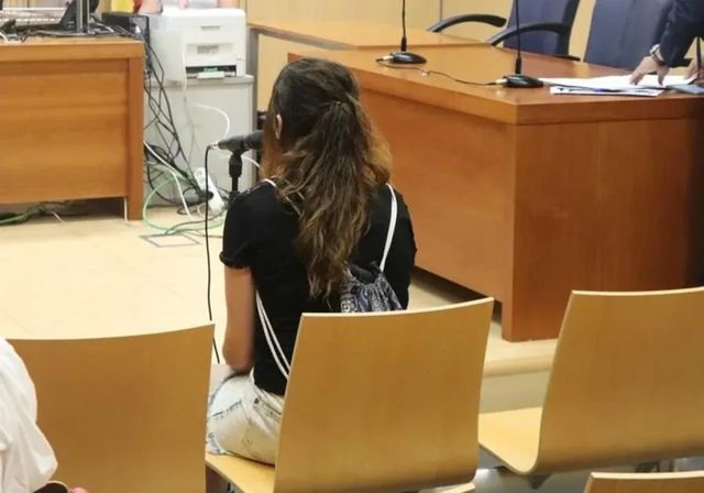Niega que intentara asesinar a su bebé quemando su cuna y alega que solo quería «fastidiar» a su hermano
