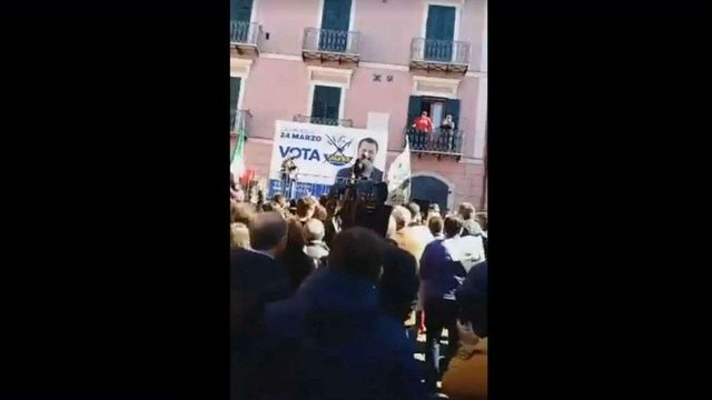 Basilicata, la candidata della Lega alle regionali urla dal palco: “Io sono fascista”