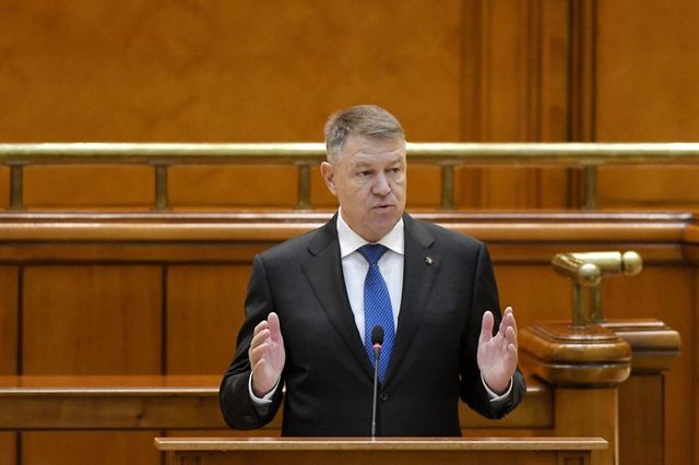 Klaus Iohannis a promulgat legea privind abilitarea Guvernului de a emite ordonanțe