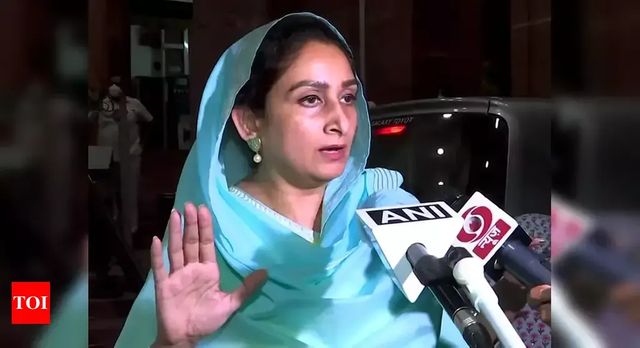 Saddened that My Voice in Support of Farmers was Not Heard, Says Harsimrat Kaur Badal