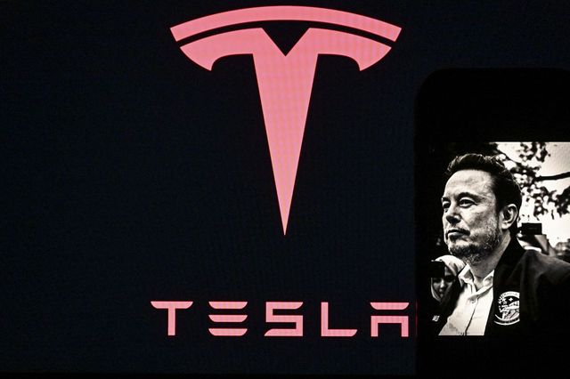 Tesla vrea să îi acorde lui Elon Musk o primă de performanță de 1.000 de miliarde de dolari