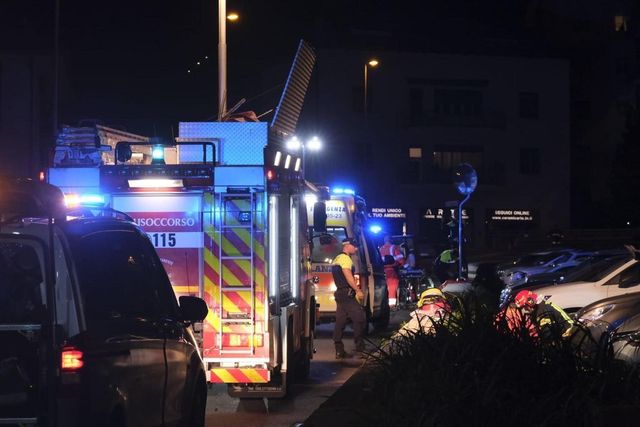 Crolla tetto di un ristorante, sette feriti, grave una ragazza